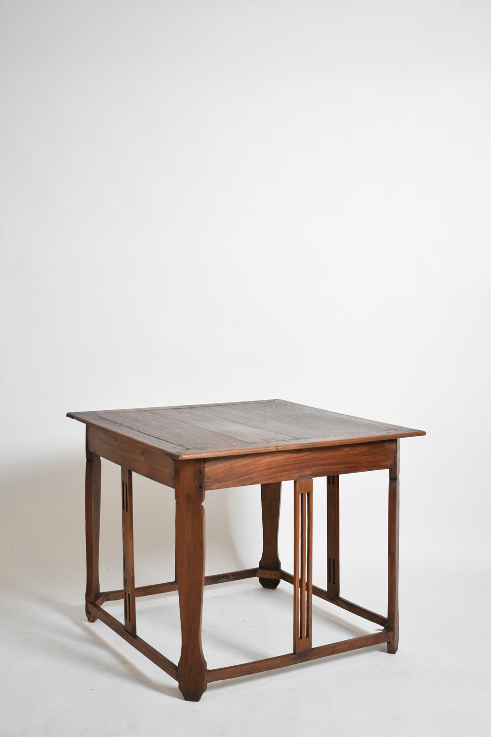 Arts & Crafts square side table, 1910s.