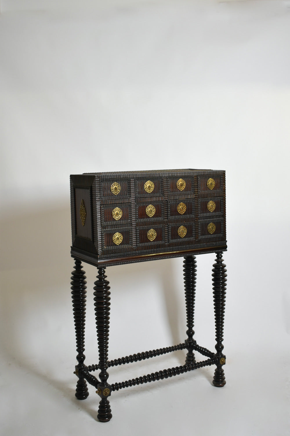 Turned wood cabinet, XIXth c.