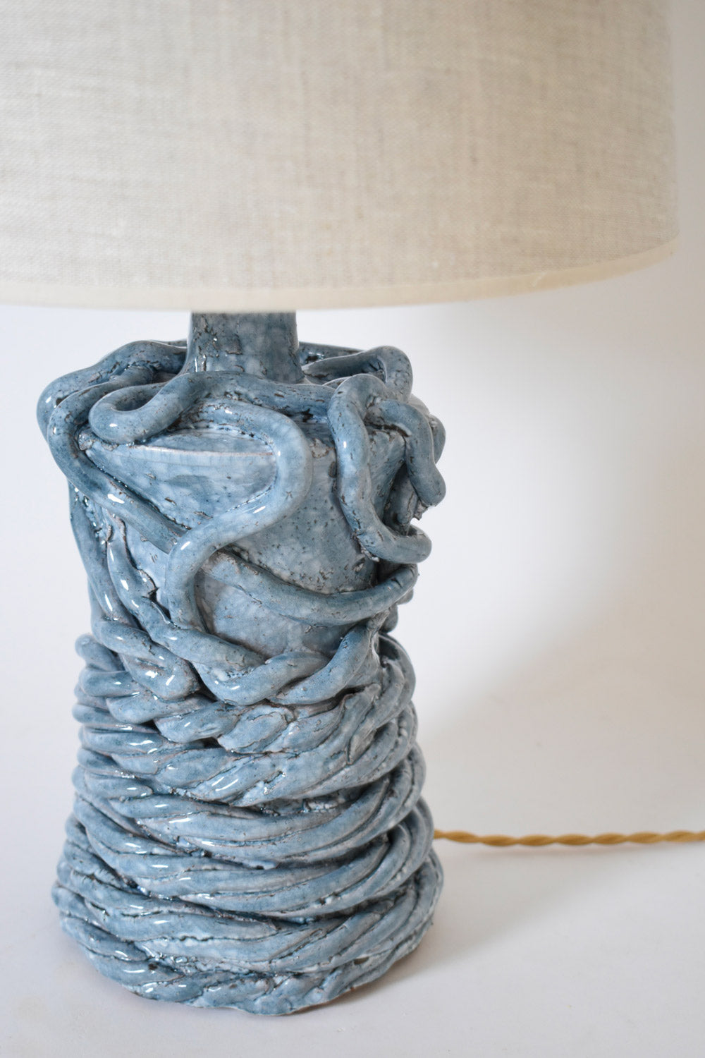 "Kasaï" Gorgone light blue ceramic lamp 32cm, Barracuda Edition.