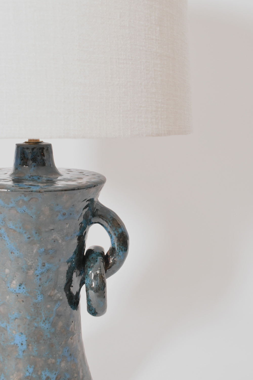 "Kasaï" Handles blue handles ceramic lamp 32cm, Barracuda Edition.