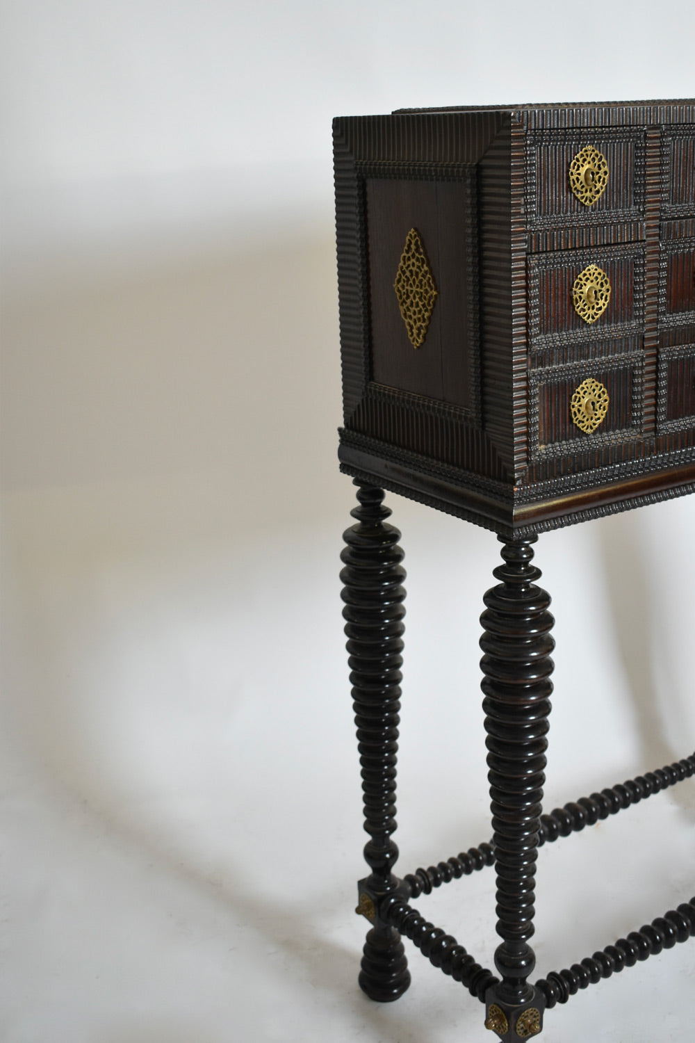 Turned wood cabinet, XIXth c.