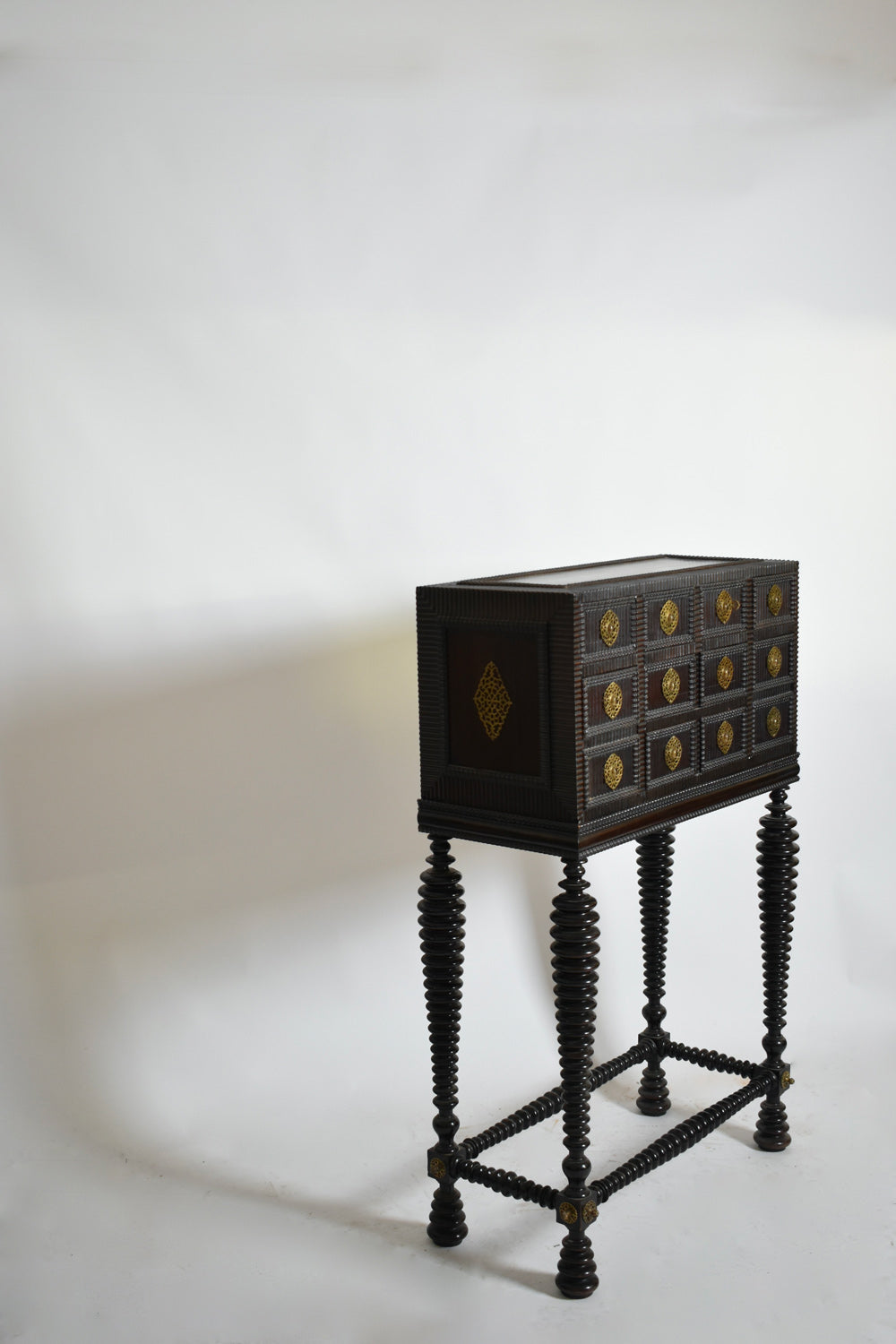 Turned wood cabinet, XIXth c.