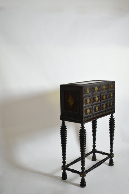 Turned wood cabinet, XIXth c.