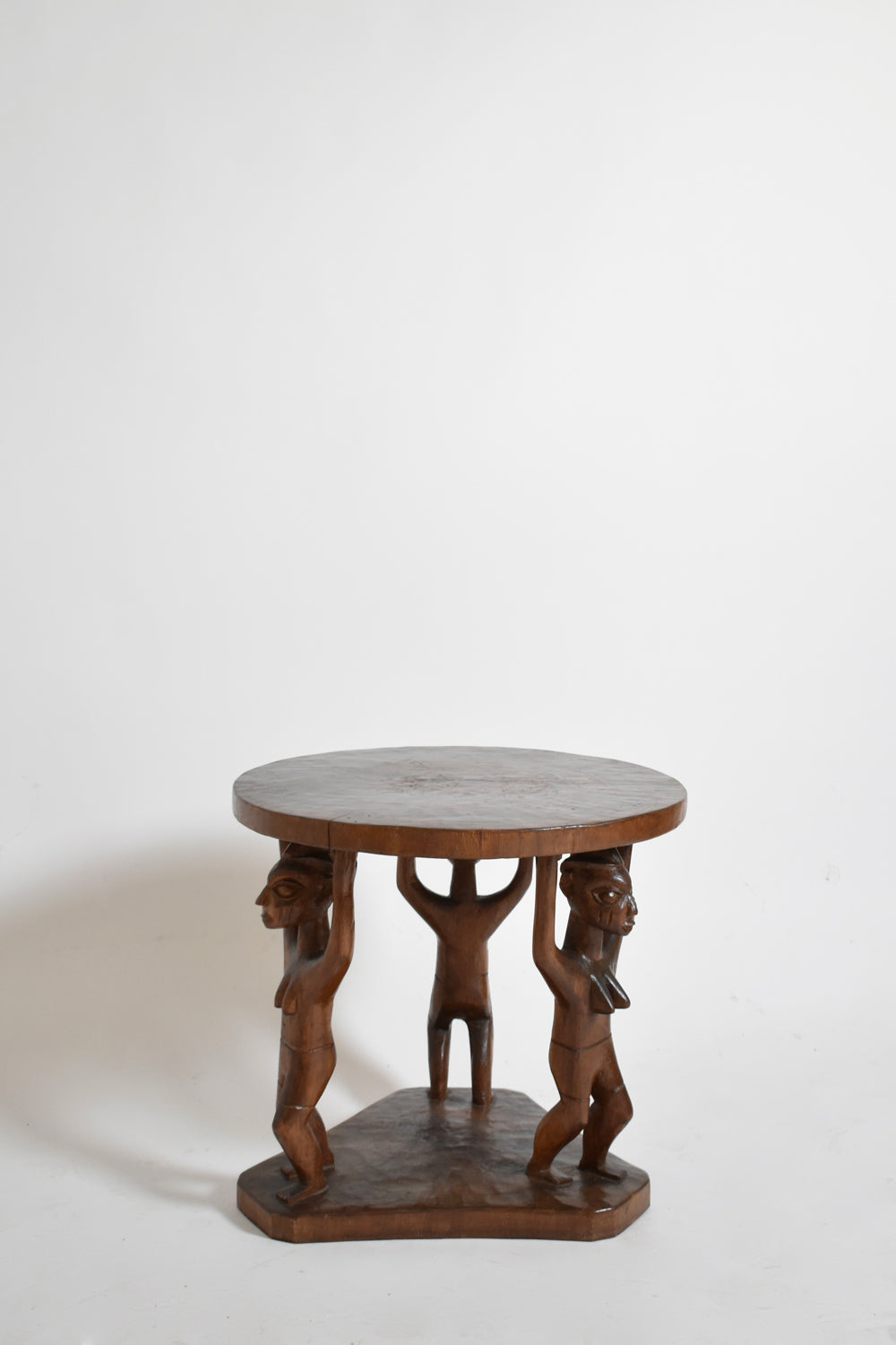 Monoxyl african pedestal round table, 1960s.