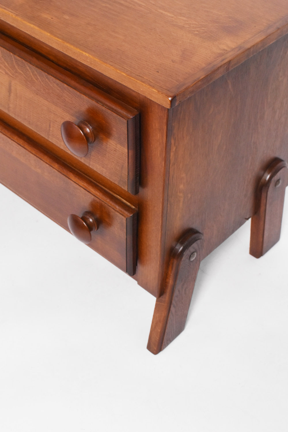 Oak modernist chest of drawers, 1930s.