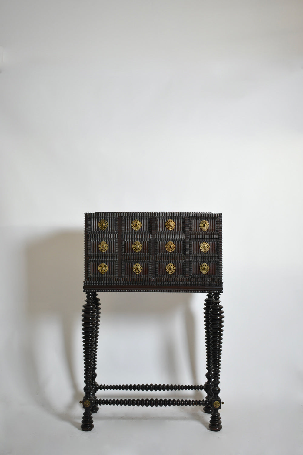 Turned wood cabinet, XIXth c.