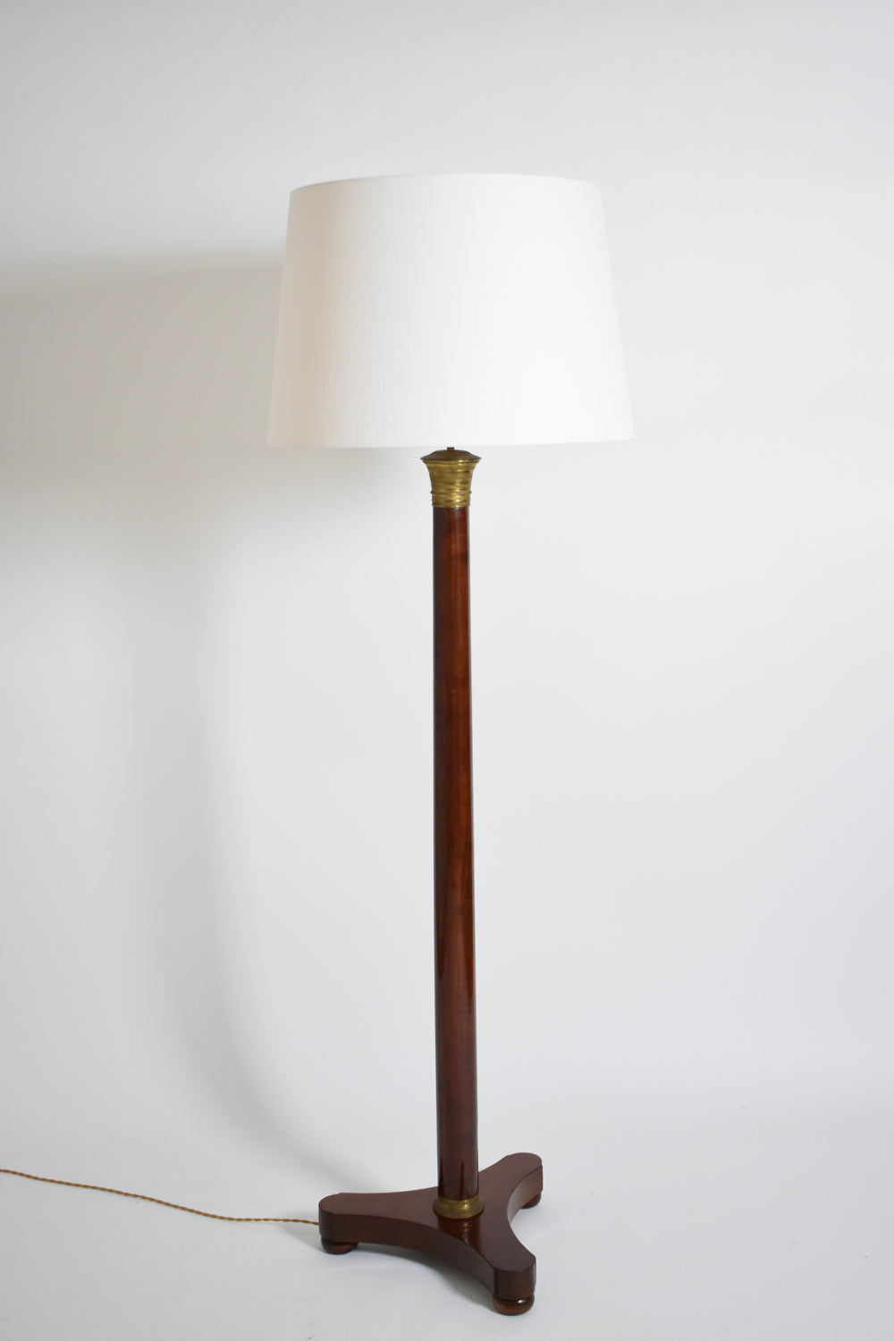 Neoclassical wooden tripod floorlamp, 1960s.