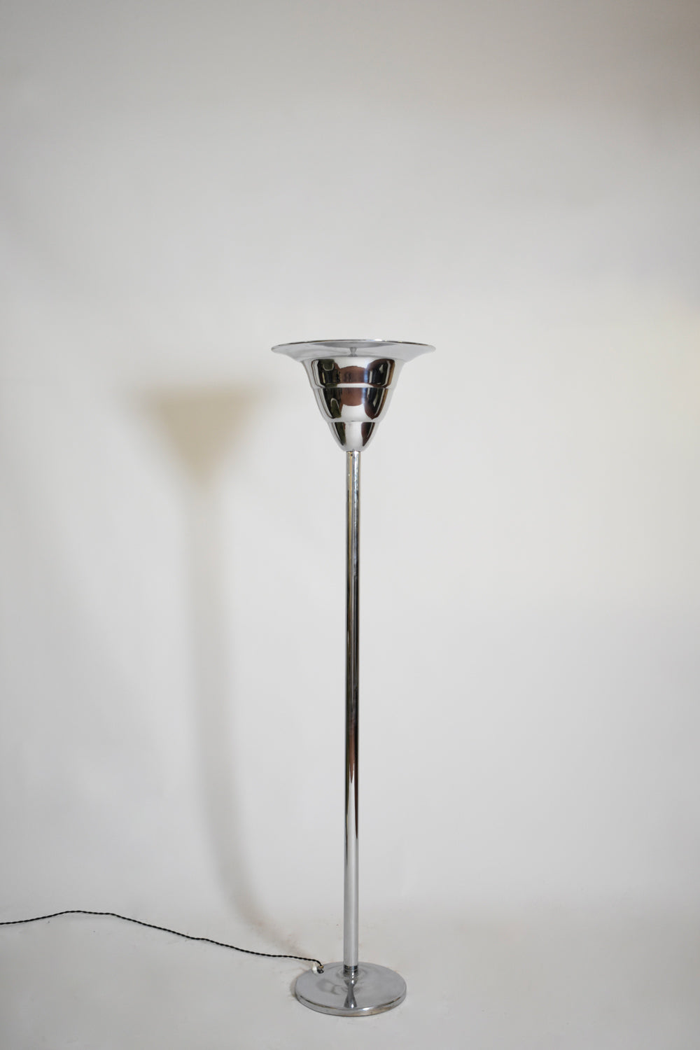 Art Deco chromed iron basin floor lamp, 1930s.