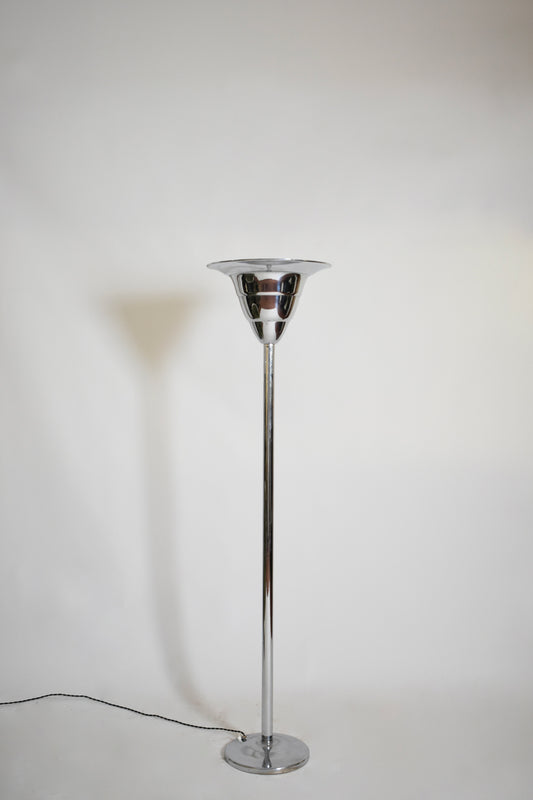 Art Deco chromed iron basin floor lamp, 1930s.