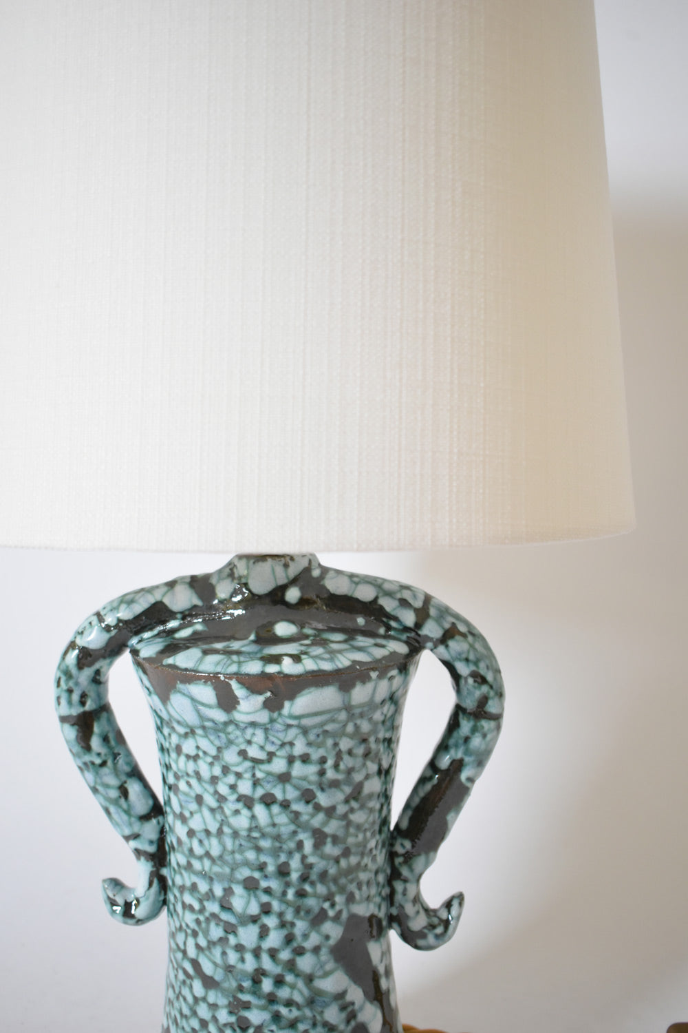 "Kasaï" Erato green craquelé handles ceramic lamp 32cm, Barracuda Edition.