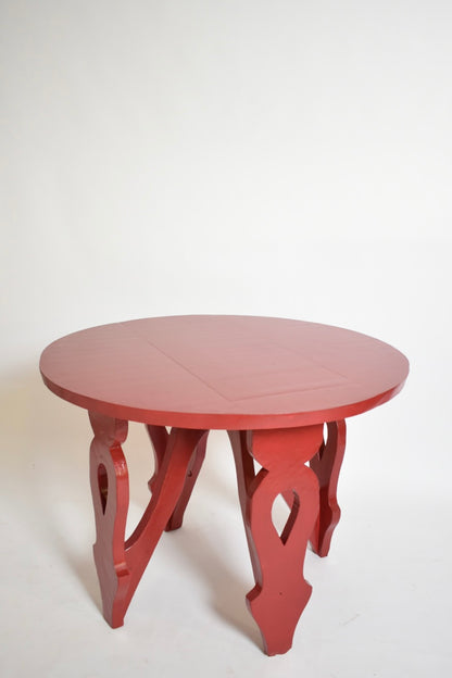 Burgundy red rustic round table, 1920s.