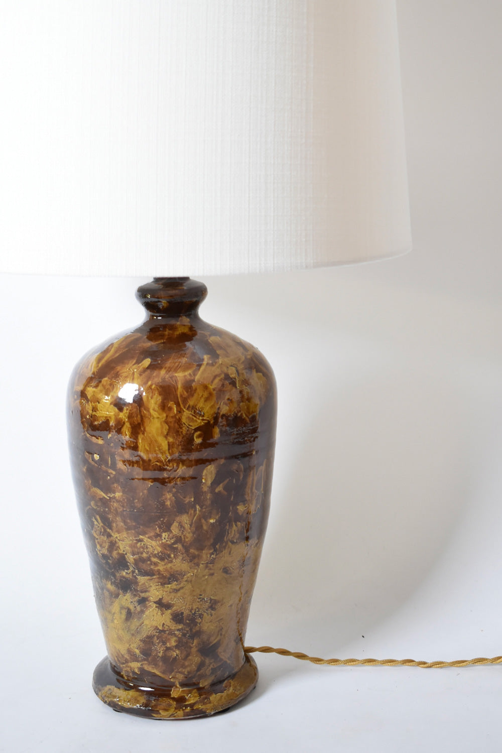 Helder toirtshell glaze ceramic lamp, 2026.