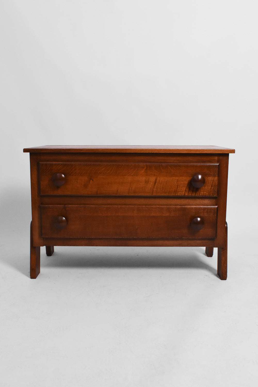 Oak modernist chest of drawers, 1930s.