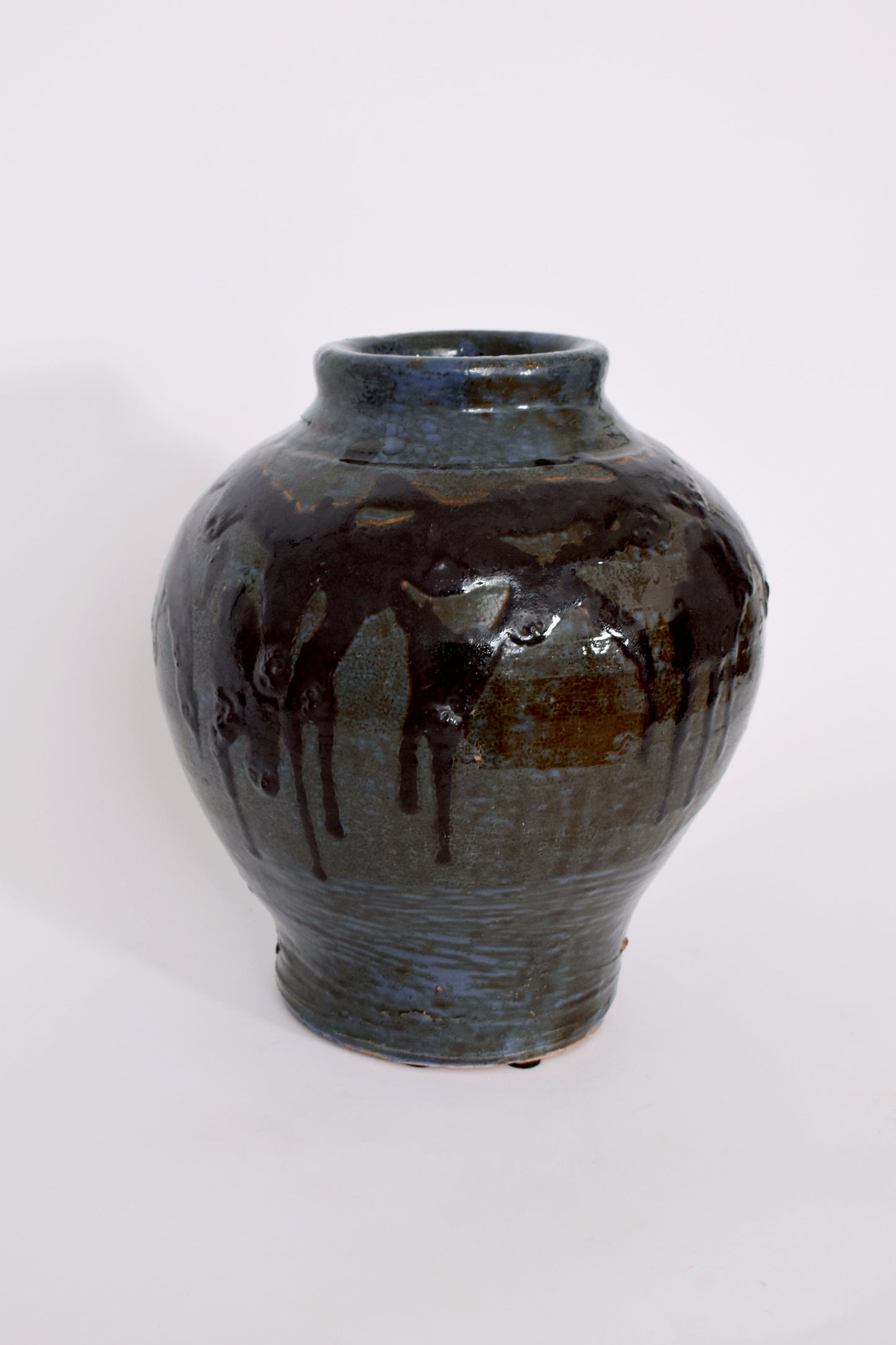 Black ink dripping ball ceramic vase, XXth c.