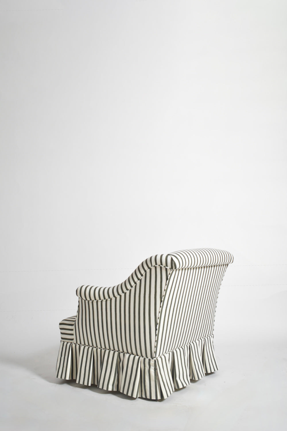 Pair of green and white stripes fabric armchairs, XIXth c.