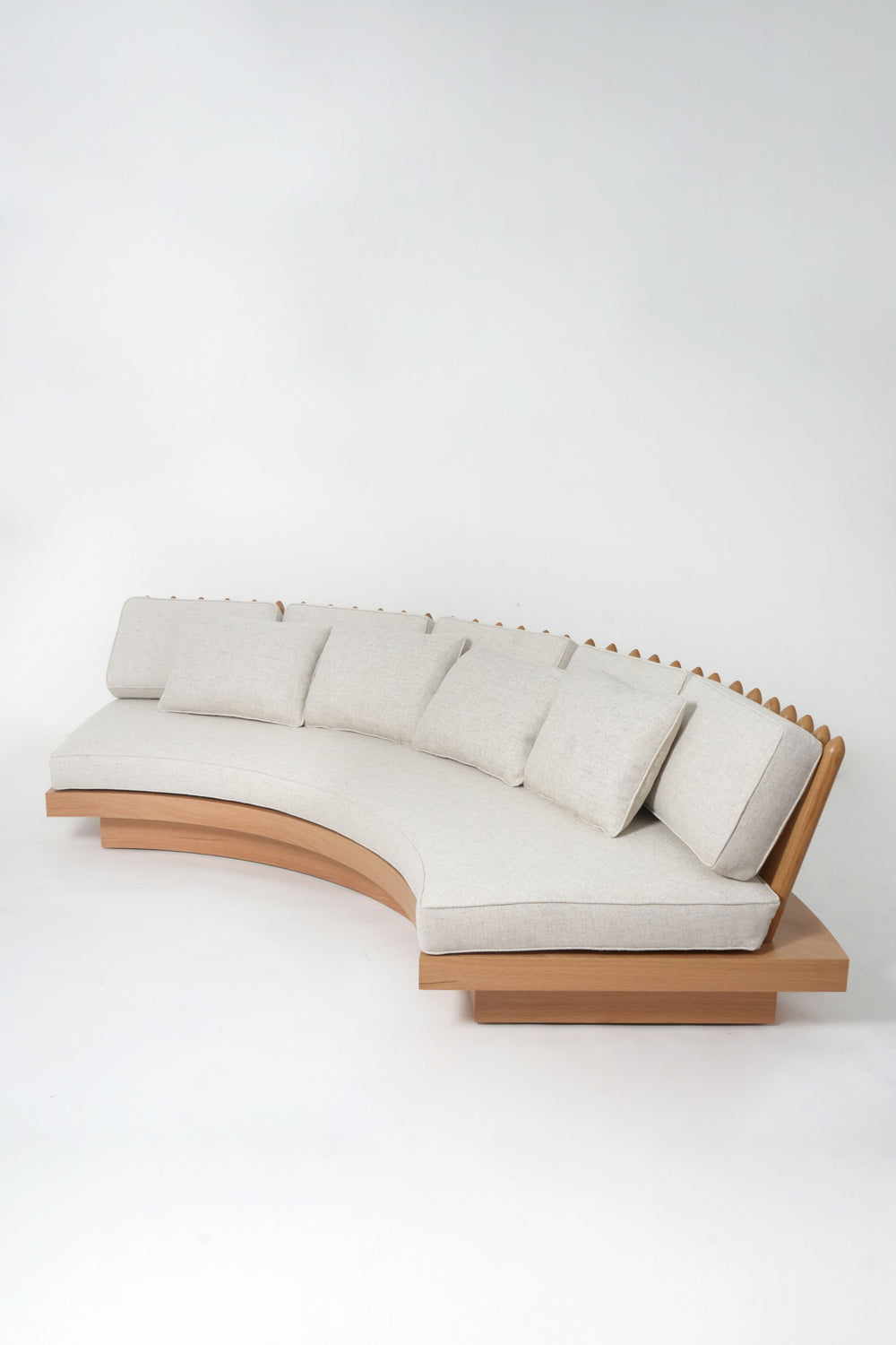 San Romano round oak sofa, Barracuda Edition.