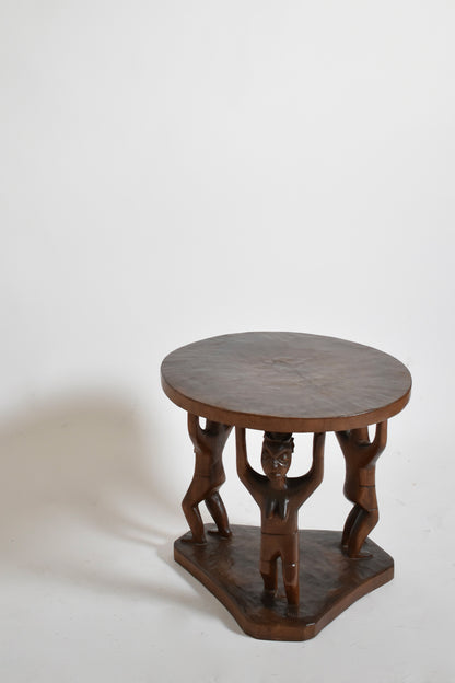 Monoxyl african pedestal round table, 1960s.