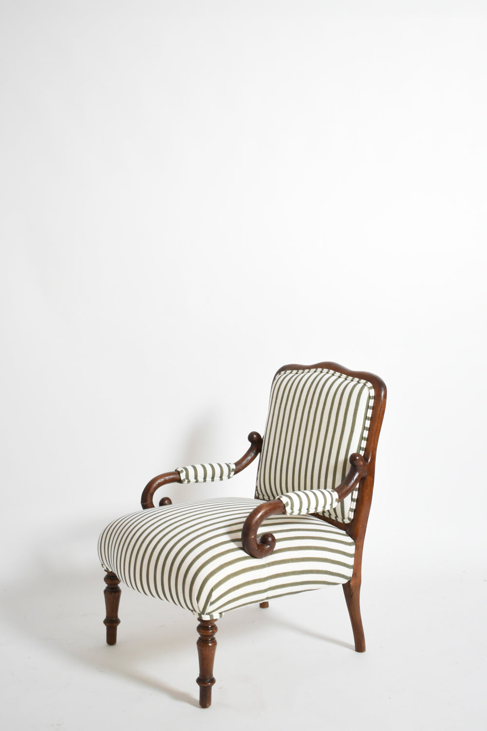 Pair of green and white stripes armchairs, XIXth c.